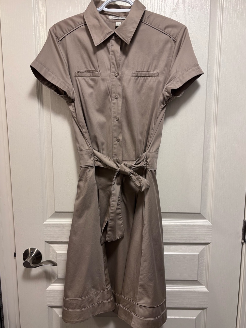Banana Republic tan shirt dress flair skirt attached belt short sleeves buttons